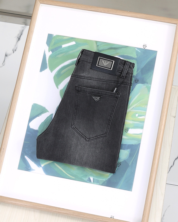 ブランドジーンズ正面デザイン